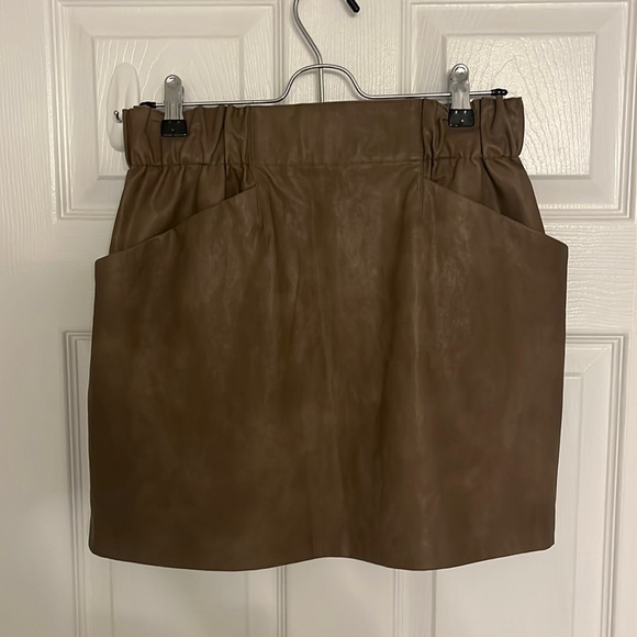 Women’s skirt - Picture 1 of 2